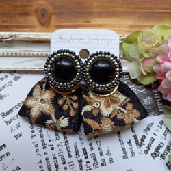 ブラック刺繍フラワー×ブラック刺繍リボン　ピアス　イヤリング ピアス】おおおぶり ブラック ビーズ刺繍カボション シルバー インド