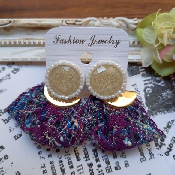 ピアス】おおぶり ビーズ刺繍 カボション パープル むらさき レース 