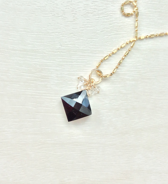 ブラックオニキスとハーキマーダイヤモンドのネックレストップ 4枚目の画像