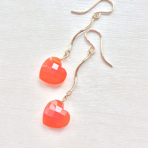 ハート型カーネリアンのスパイラルチューブピアス ピアス（フック