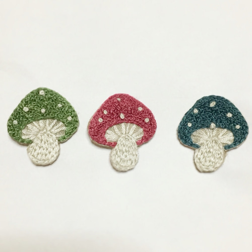 きのこの刺繍ブローチ ブローチ さゆき工房 通販 2388789｜Creema
