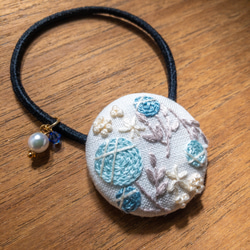 ロリポップのお花 手刺繍ブローチ・ヘアゴム 2枚目の画像