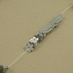 02 糸通し 花型スパングル(パイエット) φ5ミリ リュネビル刺繍・オートクチュール刺繍 2枚目の画像