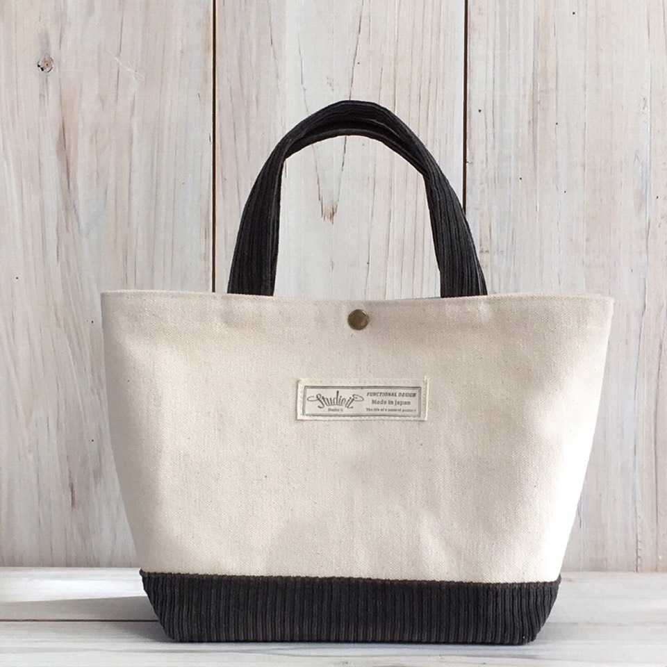 S横長スタイル帆布トート〈グレージュベース×くろ〉 トート