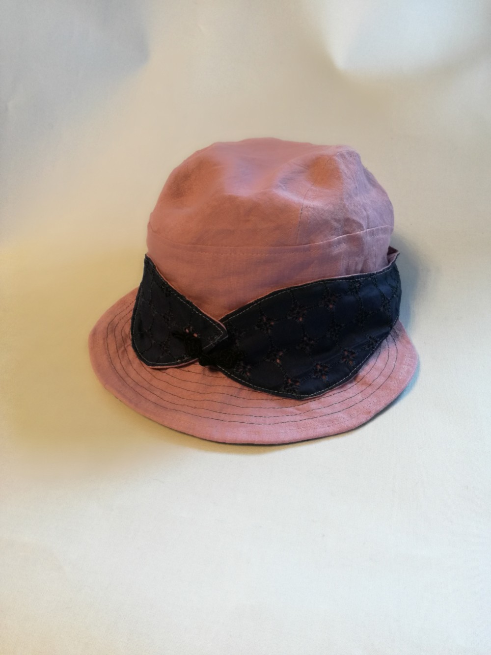 リネンとレースのフリーキャスケット(ラベンダー&ネイビー)