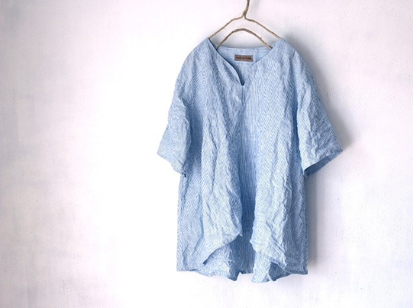 国産リネン100％ストライプ　Ａラインキーネックシャツ ブルー系 1枚目の画像