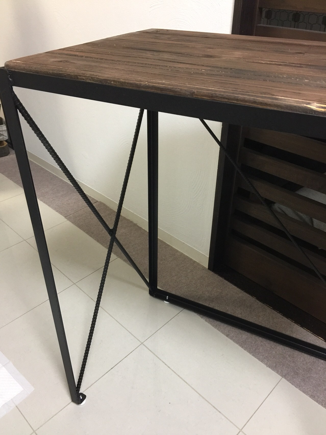 オリジナル自然植物塗料アイアン足場板材でパソコンディスク( ◠‿◠ )