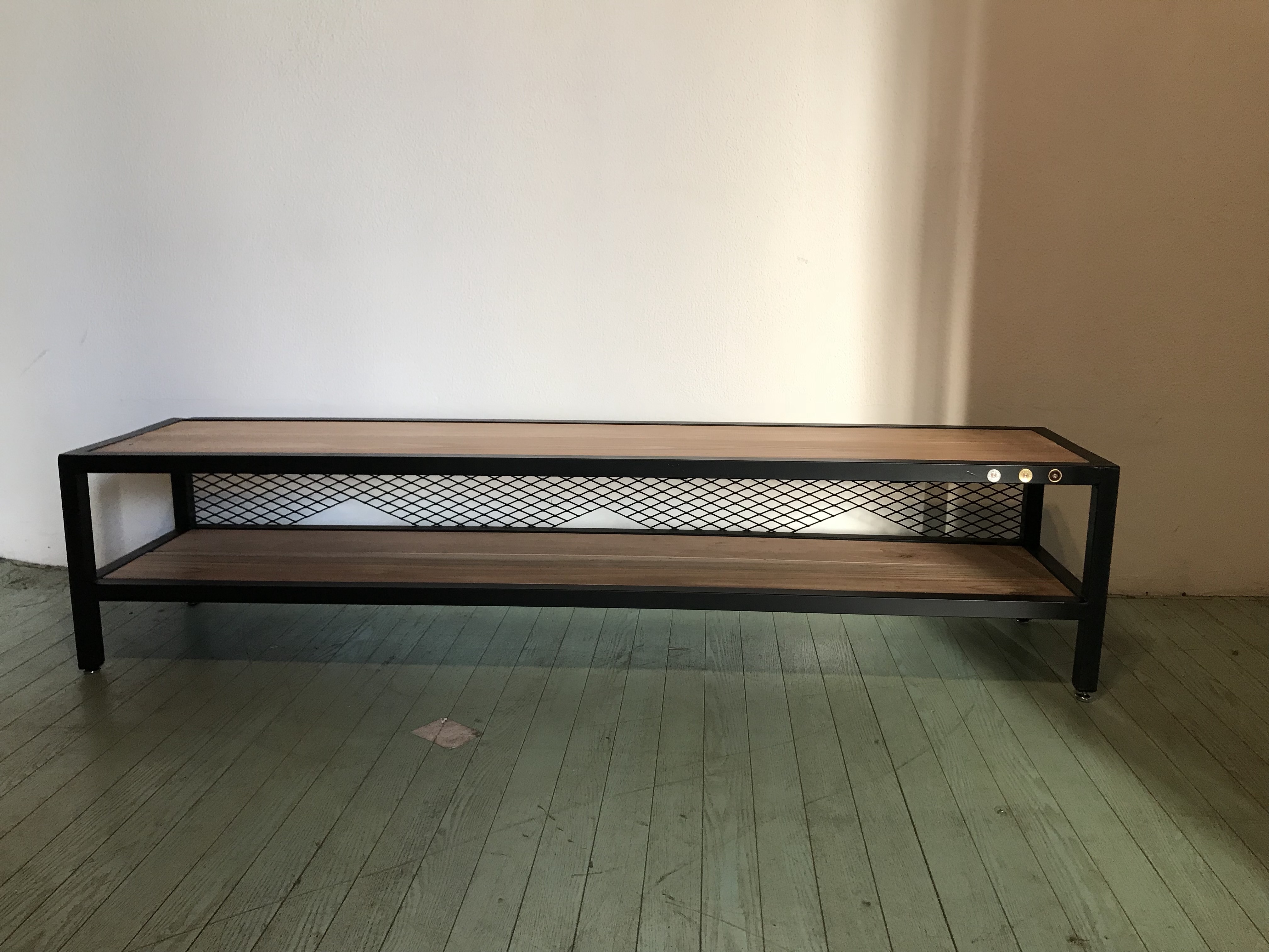 ハンドメイドショットガンテレビボード^_^