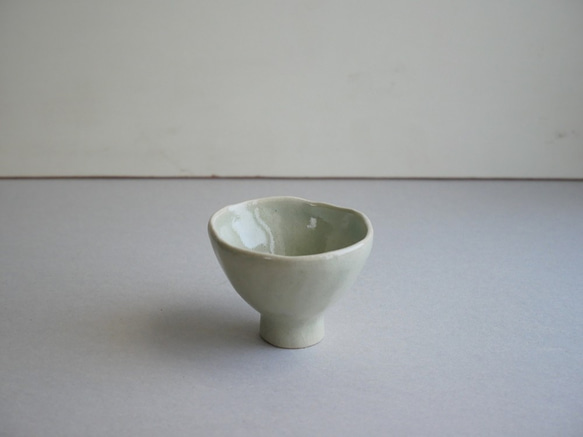 白藍 手びねりお猪口 0695BS おちょこ・ぐい呑み・徳利 陶芸作家
