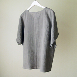 ダブルガーゼ（綿100%）のシャツ（グレー） 4枚目の画像
