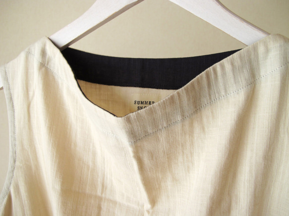 ダブルガーゼ（綿100%）のノースリーブシャツ（ベージュ） 5枚目の画像