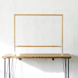 栗の木生まれの家具のようなパーテーション 1枚目の画像