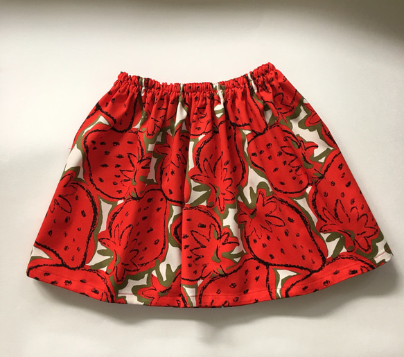 苺のスカート 1枚目の画像