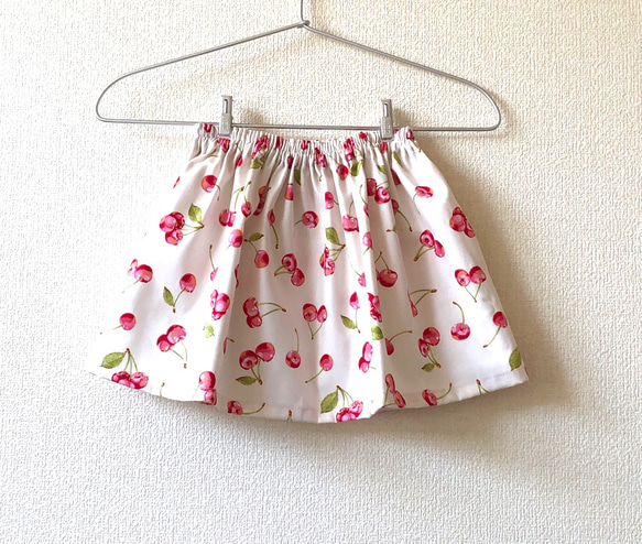 ボンポワン☆さくらんぼ柄シャツ、赤スカート☆size10 さくらんぼスカート 子供服 クラフトB.B 通販 7432886｜Creema(クリーマ)