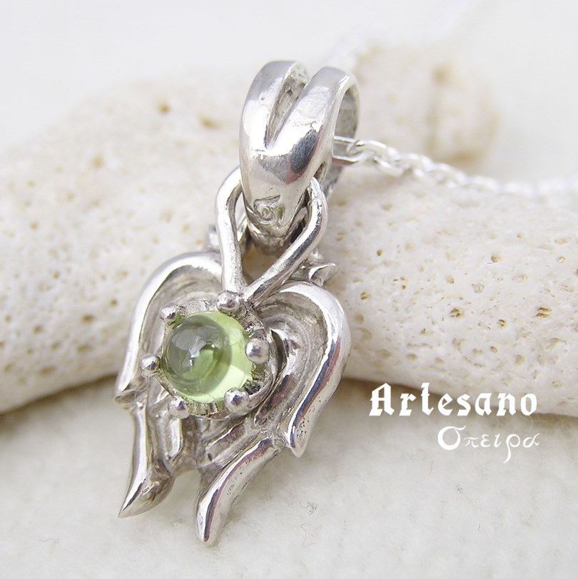翼 ペンダントトップ ～ペリドット～ *σπειρα*