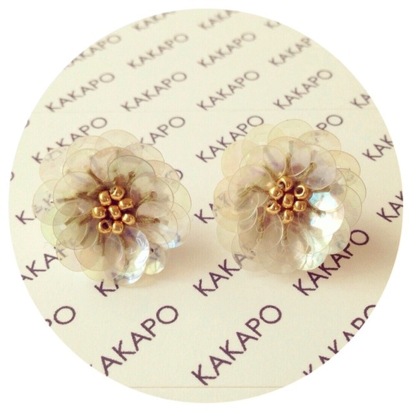 Spangles flower CLBE earring (NO.2073) 1枚目の画像