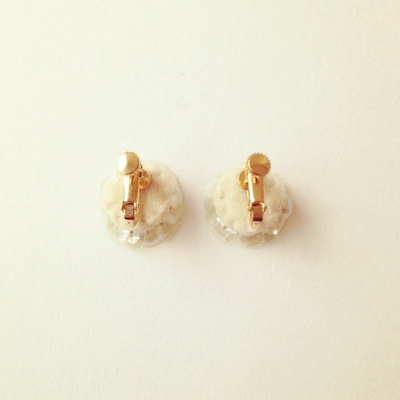 Spangles flower CLBE earring (NO.2073) 5枚目の画像