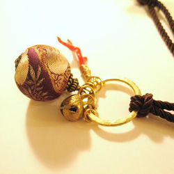 鈴と枝サンゴと古布玉のネックレス 2枚目の画像