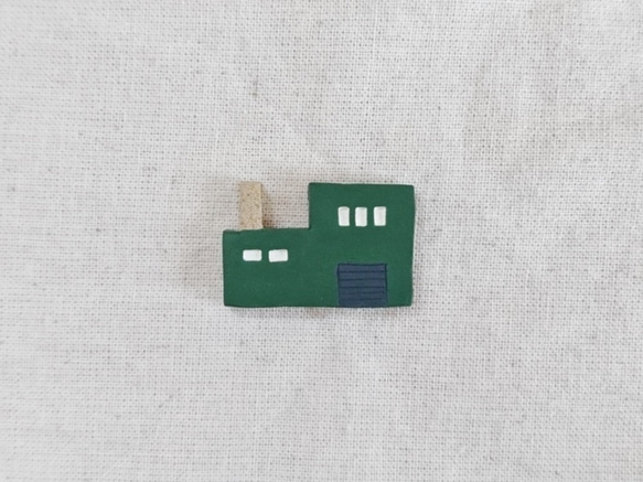 工場のブローチ 1枚目の画像