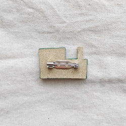 工場のブローチ 2枚目の画像