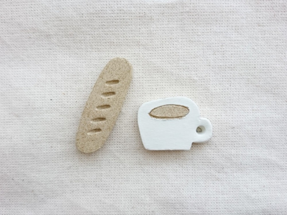 フランスパンとコーヒーのブローチ 1枚目の画像