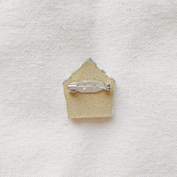 ボーダー屋根のおうちブローチ 2枚目の画像