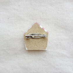 ボーダー屋根のおうちブローチ 2枚目の画像