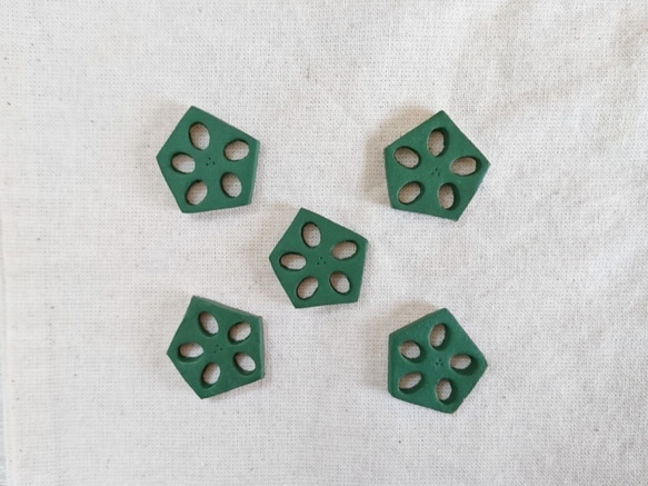 おくらのブローチ 3枚目の画像