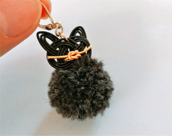 蓬鬆的！水木貓結耳環*黑色（可以改變耳環）《冬季準備手工2020》 第5張的照片