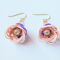 花卉水木耳環/耳環顏色：淺粉色 第4張的照片
