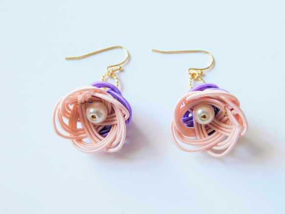 花卉水木耳環/耳環顏色：淺粉色 第4張的照片