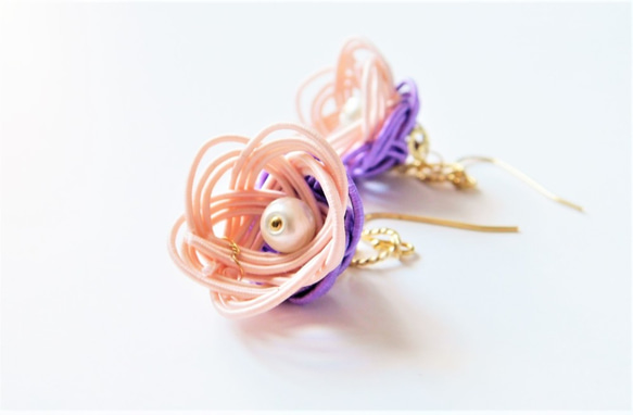 花卉水木耳環/耳環顏色：淺粉色 第1張的照片