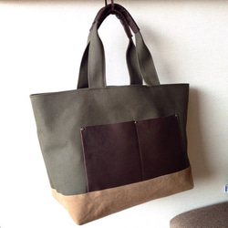 レザーポケットTOTE（M）カーキ×ヴィンテージキャメル 1枚目の画像