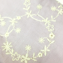 ひらひら花びら北欧刺繍スタイ 3枚目の画像