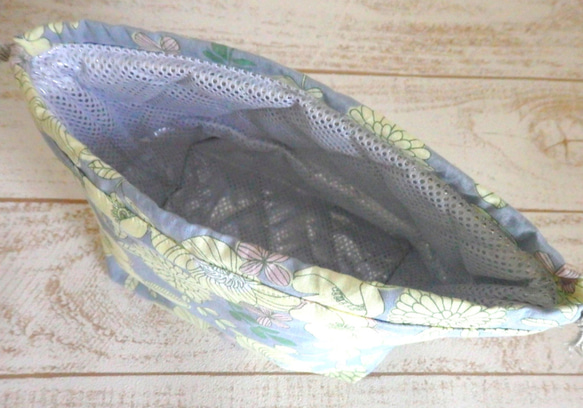 丸ごと洗える保冷お弁当袋　巾着袋　nina　ソエポエ　グレー 3枚目の画像