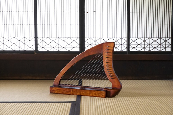 森の竪琴　匠　漆塗りモデル 1枚目の画像