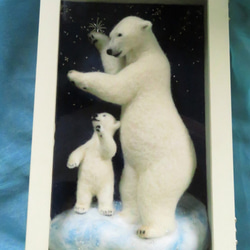 木箱の中のホッキョクグマ母子「星を手に乗せる」 10枚目の画像