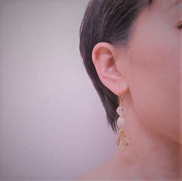 法國鉤耳環復古珠（米色） 第3張的照片