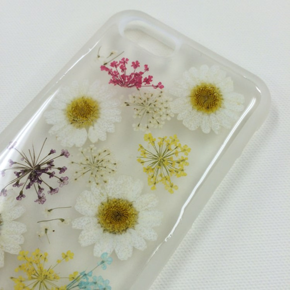 お花のiPhoneケース 1枚目の画像