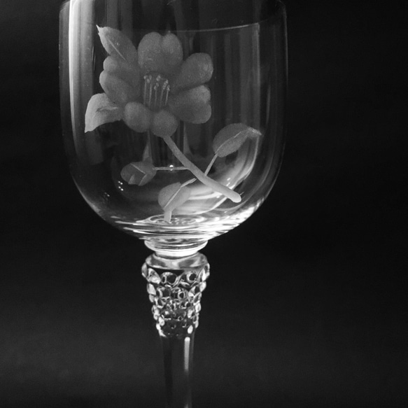 椿の花のワイングラス 2枚目の画像