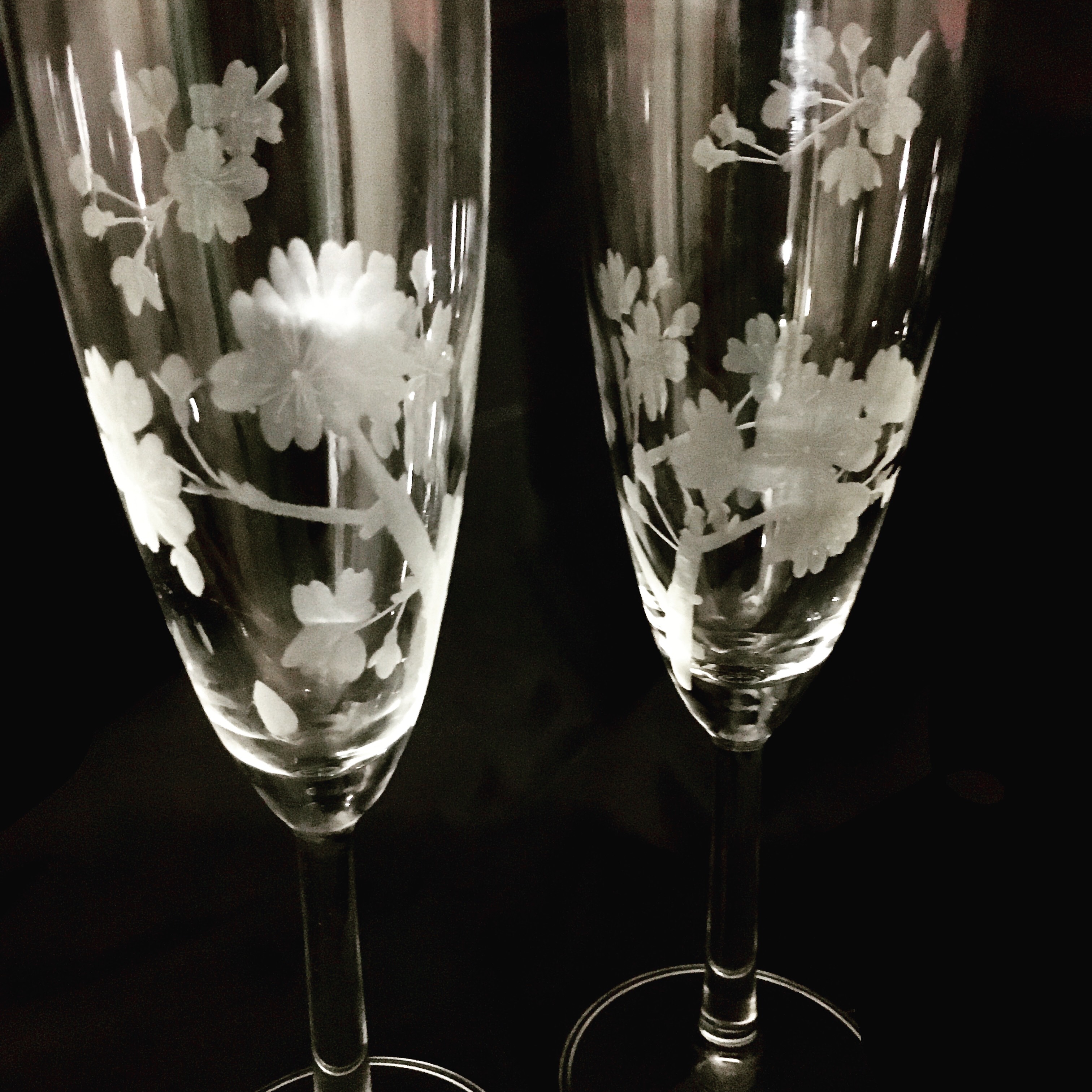 シャンパングラス桜の枝