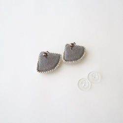 竹珠水晶珠寶刺繡耳環（黑色）/生日和禮物 第5張的照片