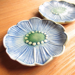青いお花の豆皿 2枚目の画像