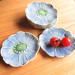 青いお花の豆皿 4枚目の画像