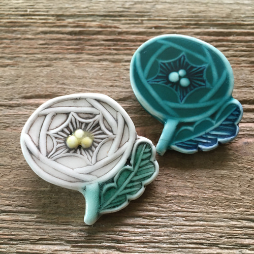 作家さんのブローチ・チョウ・陶器作家hibifuku