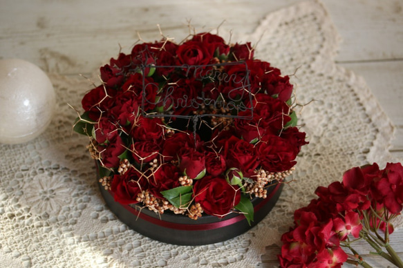 ◯受注制作◯赤バラと実物のテーブルリース＊Sサイズ（生花） 2枚目の画像