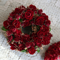 ◯受注制作◯赤バラと実物のテーブルリース＊Sサイズ（生花） 3枚目の画像