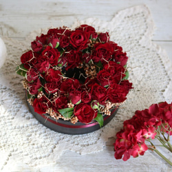 ◯受注制作◯赤バラと実物のテーブルリース＊Sサイズ（生花） 4枚目の画像