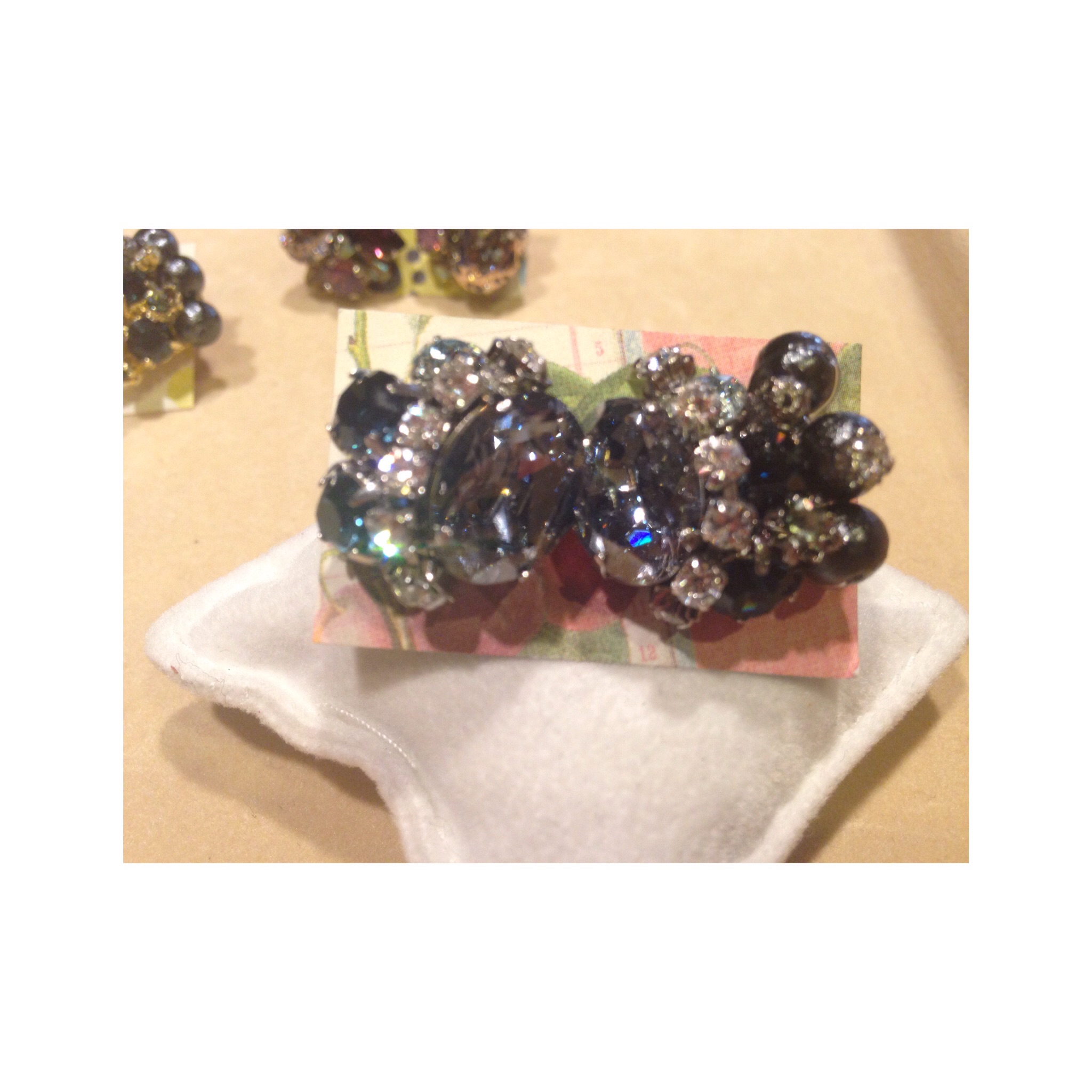 アシンメトリー大振りピアス