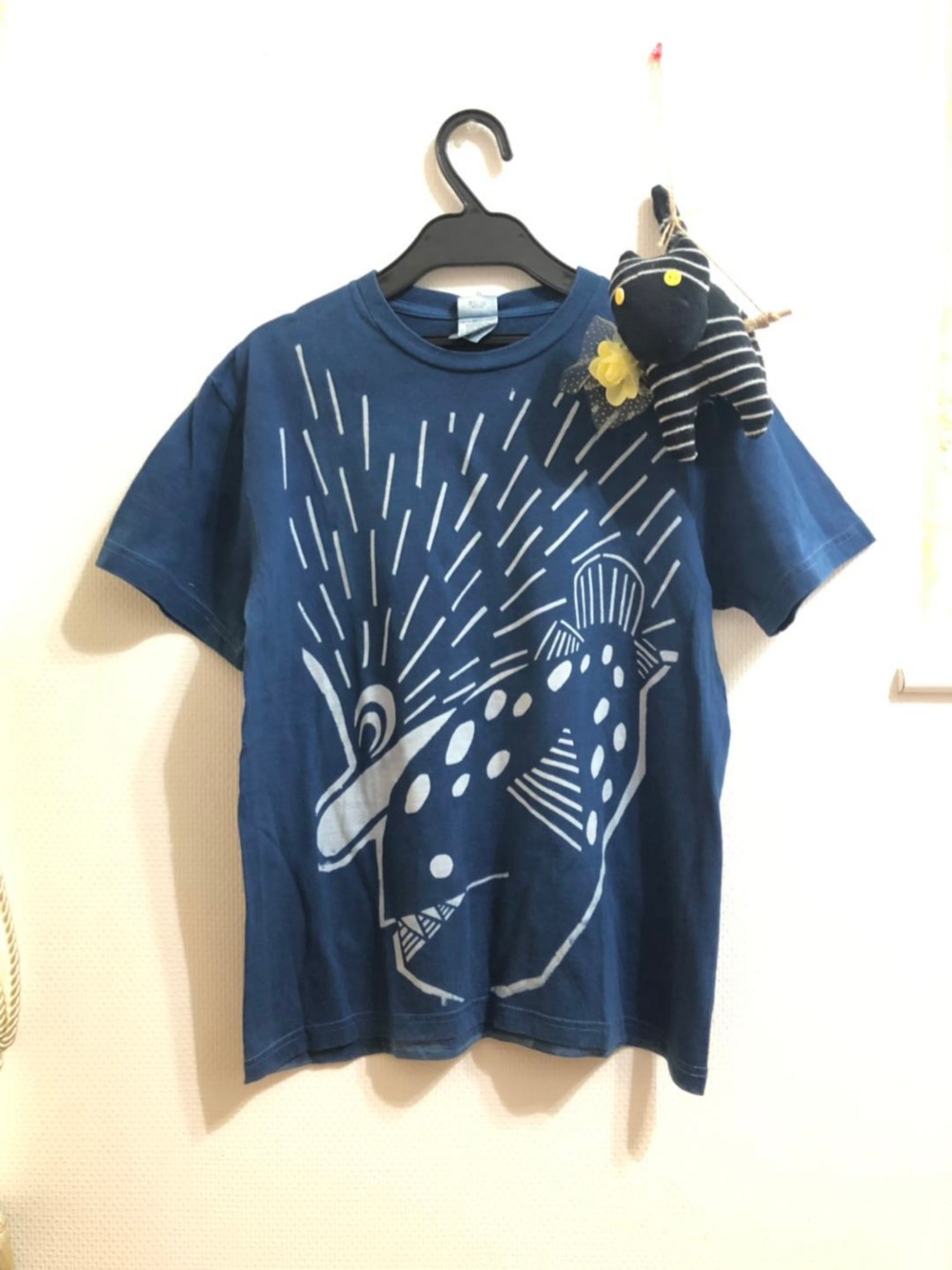 meme型染め　藍染Tシャツ・アンコウ